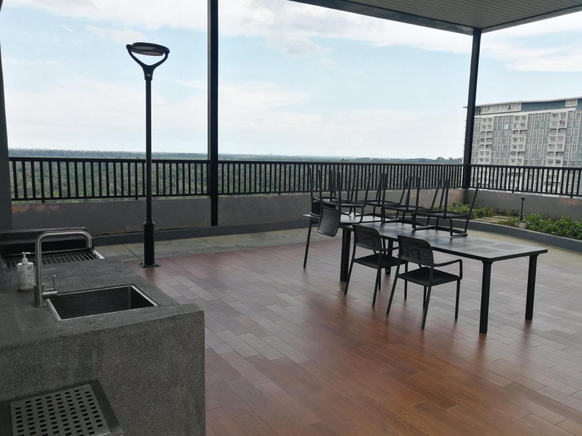 Bsp21 Apartamento Jenjarum Exterior foto